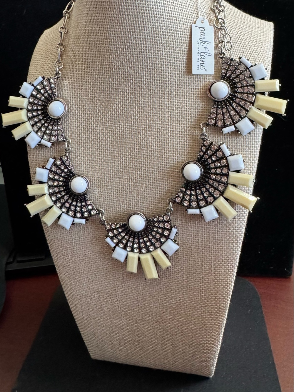 Park Lane Yellow /White /Black Statement Necklace w/ Silver Link Chain - Picture 5 of 6